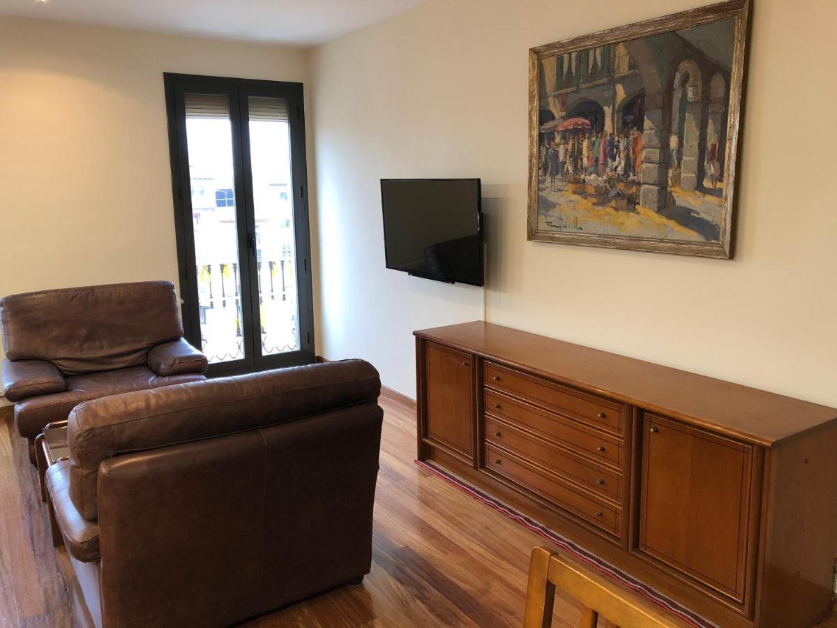 Apartaments Vicus 2 Con Vistas A La Plaza Mayor De Vic Exteriér fotografie