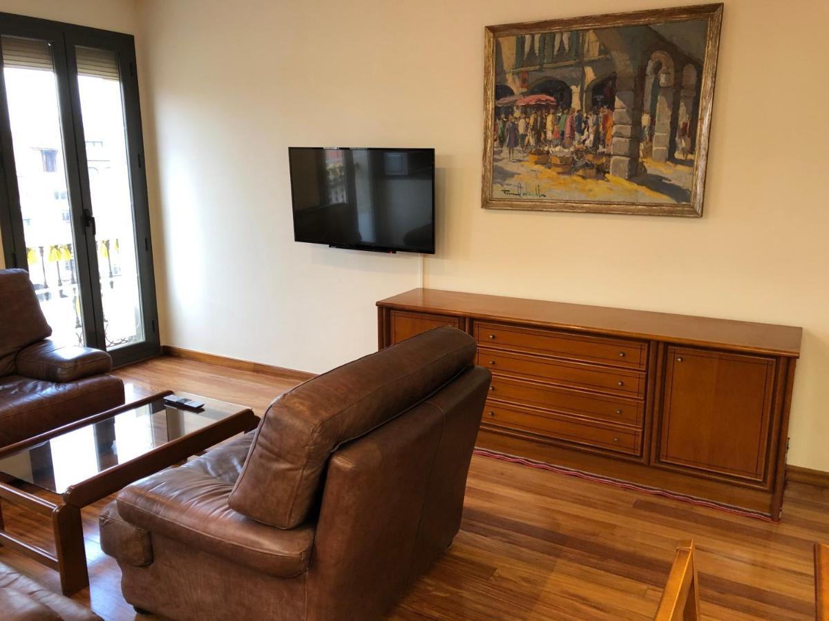 Apartaments Vicus 2 Con Vistas A La Plaza Mayor De Vic Exteriér fotografie